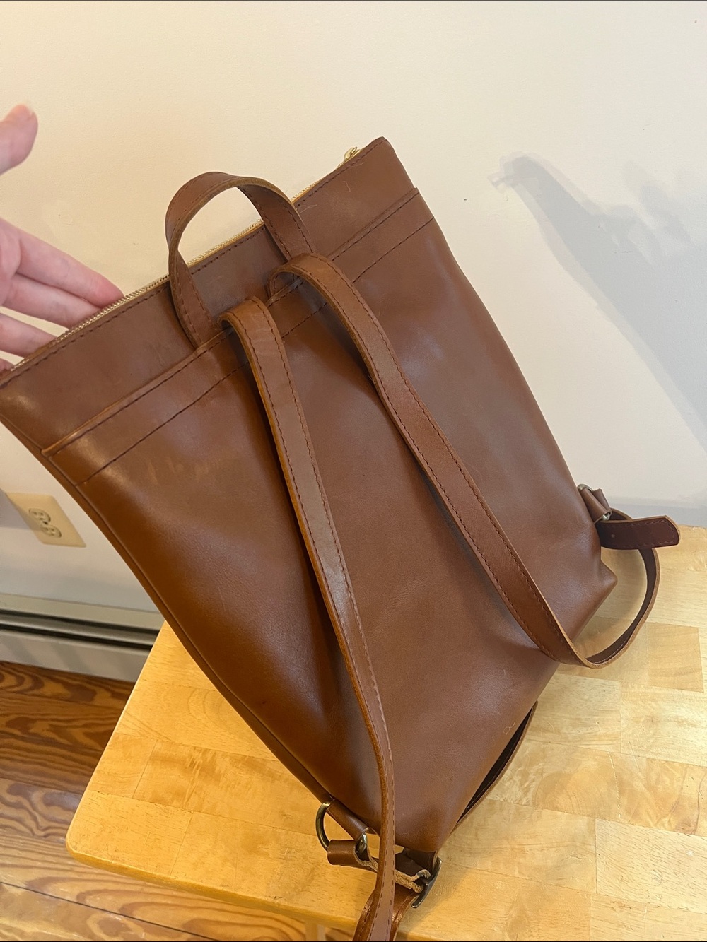 Portland Leather Honey Classic Tote Backpack ๐ฏ - Picture 3 of 9